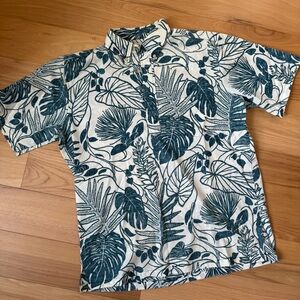 Reyn Spooner medium men’s aloha shirt - tropical leaf print